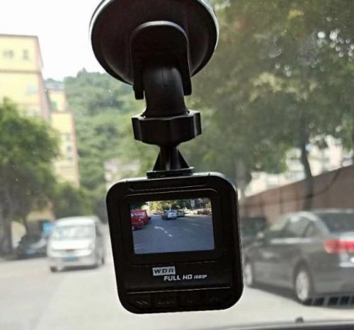 V bunke je text:

AlphaOne K1 Autokamera - full hd, mikrofón, nočné videnie,