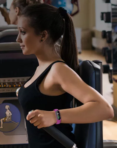 Modrý inteligentný náramok Thor.