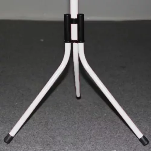 Domáci stojan na oblečenie