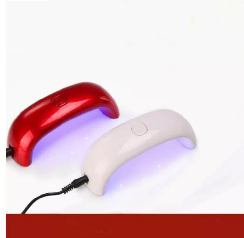 Malá UV LED lampa na umelé nechty