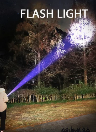 Baterka StrikeLight s bezpečnostnou hlavicou na rozbitie okien a funkciou na prestrihávanie opaskov