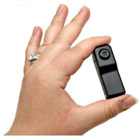 V bunke je text: "Športová mikrokamera MR s mnohými doplnkami"