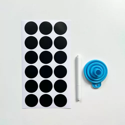 Otočná kuchynská polica s 18 dózami na korenie