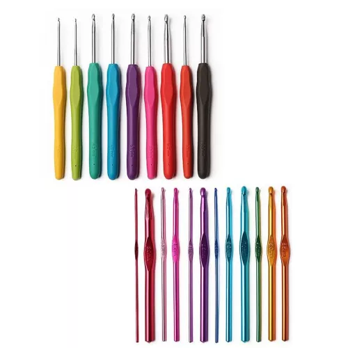 Súprava na háčkovanie s farebnými niťami, ramennou taškou.