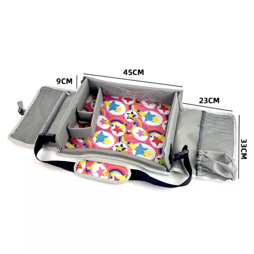 Prenosný detský stôl do auta, s vreckami.